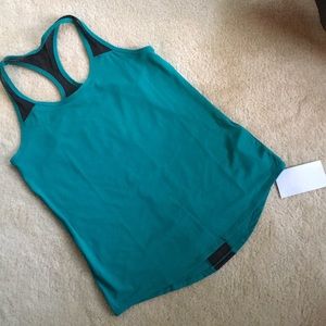 NWT Fablectics racerback. Sz M